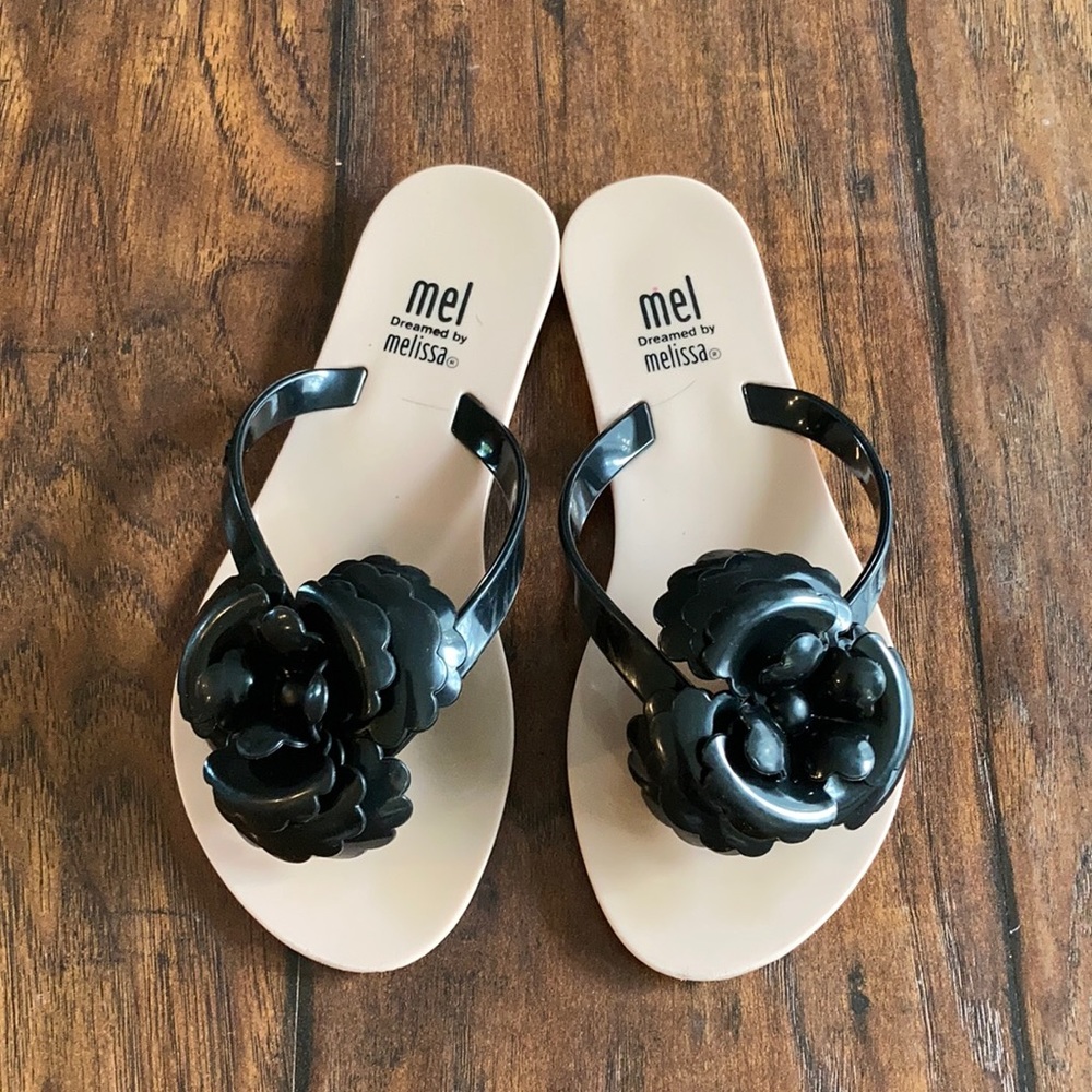 Mel by Melissa flip flop EUC